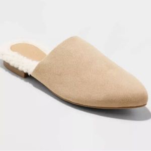 NWT Universal Thread Zuri Shearling Mules Shoes Size 7.5 Tan